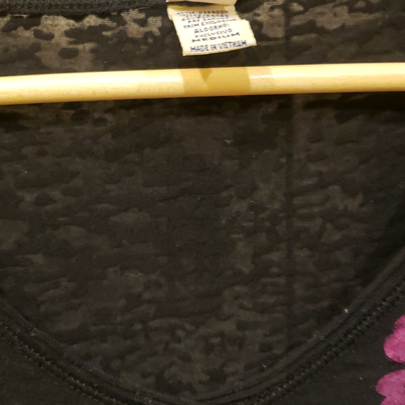 Black long sleeve tshirt. Size medium - Picture 3 of 7